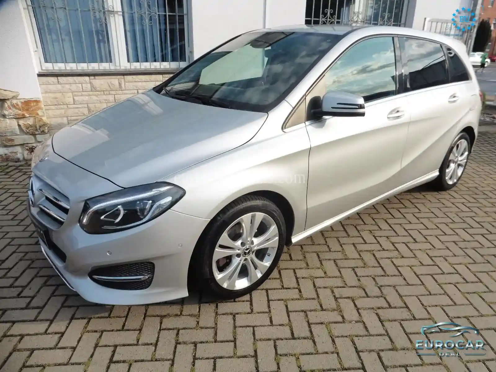 Mercedes-Benz B 180