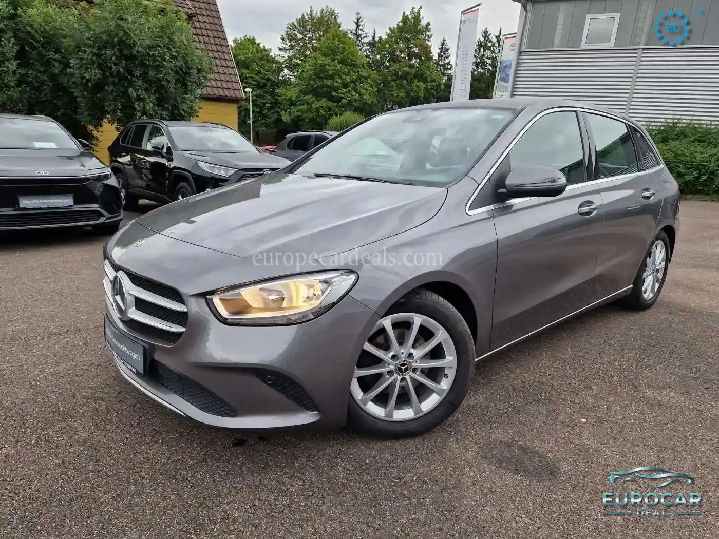Mercedes-Benz B 180
