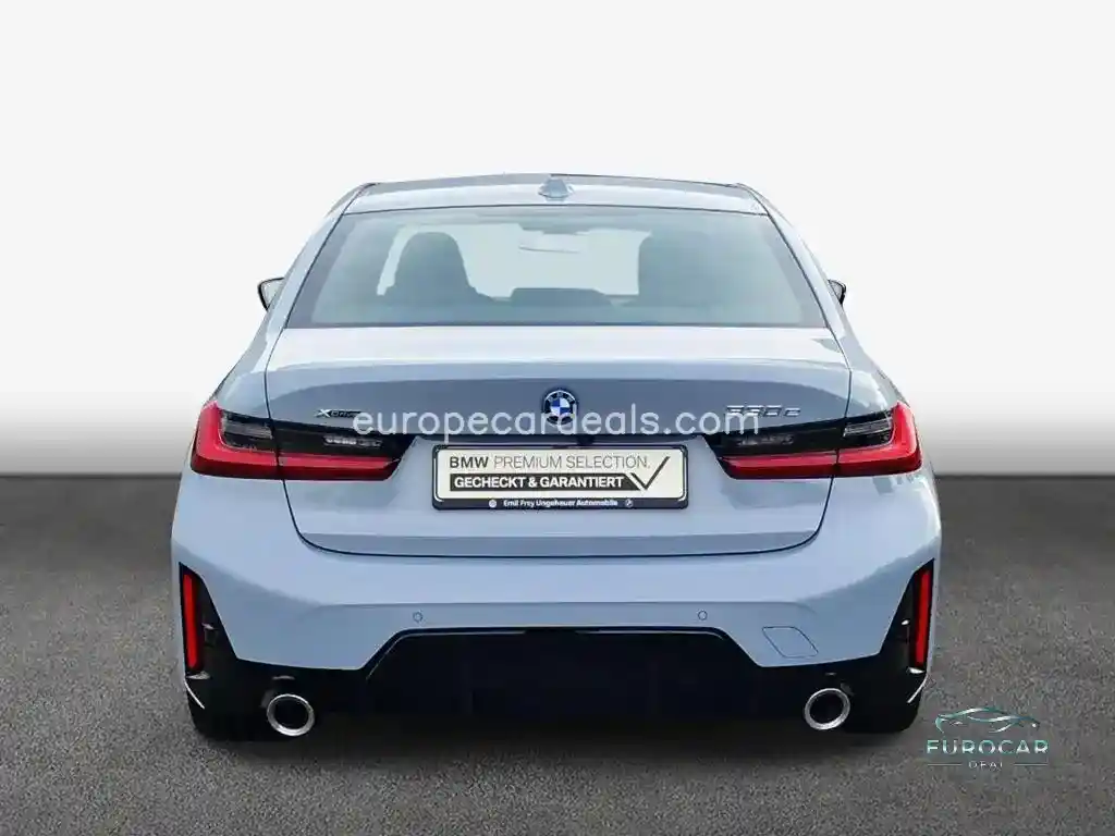 BMW 330