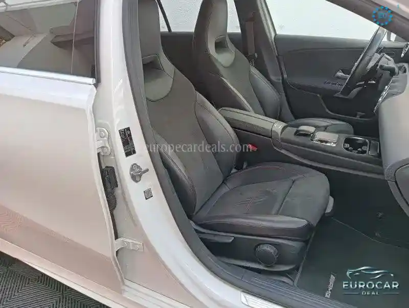 Mercedes-Benz A 220
