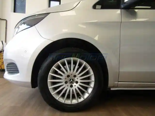 Mercedes-Benz V 200