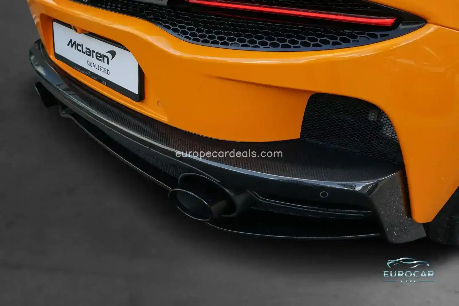 McLaren GT