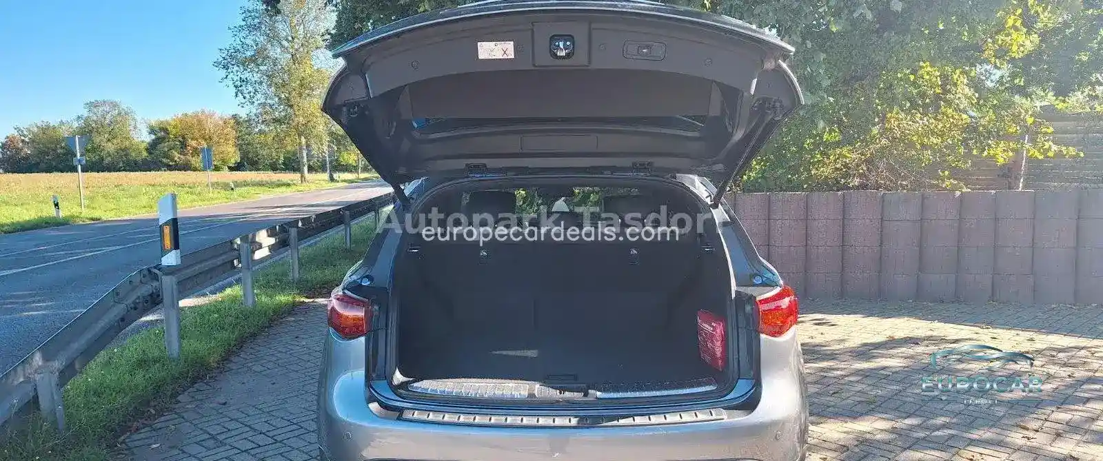 Infiniti QX70