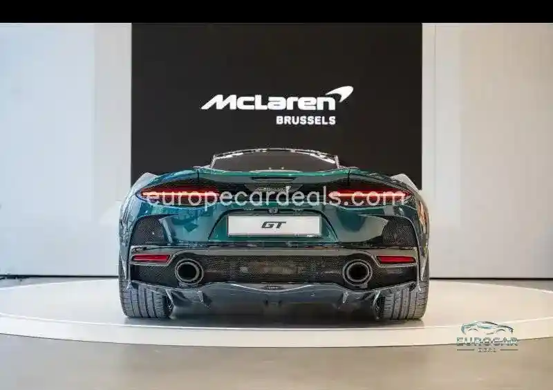 McLaren GT