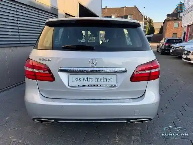 Mercedes-Benz B 200