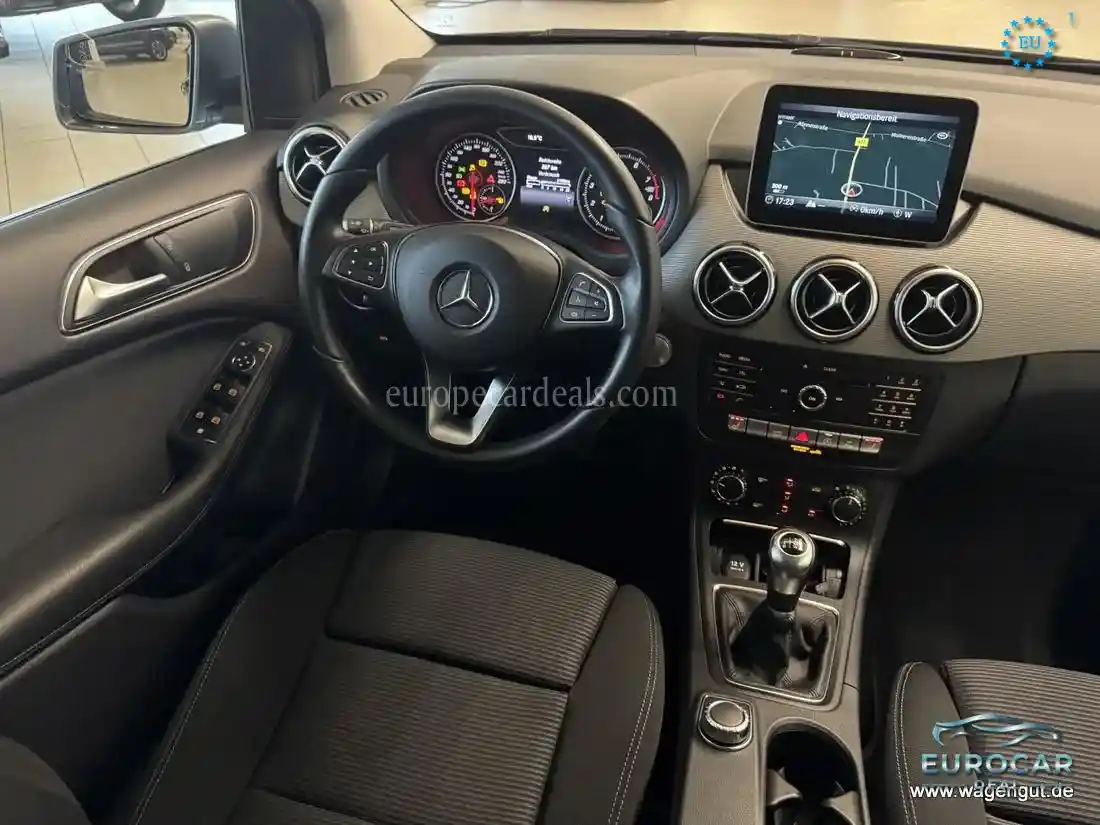 Mercedes-Benz B 180
