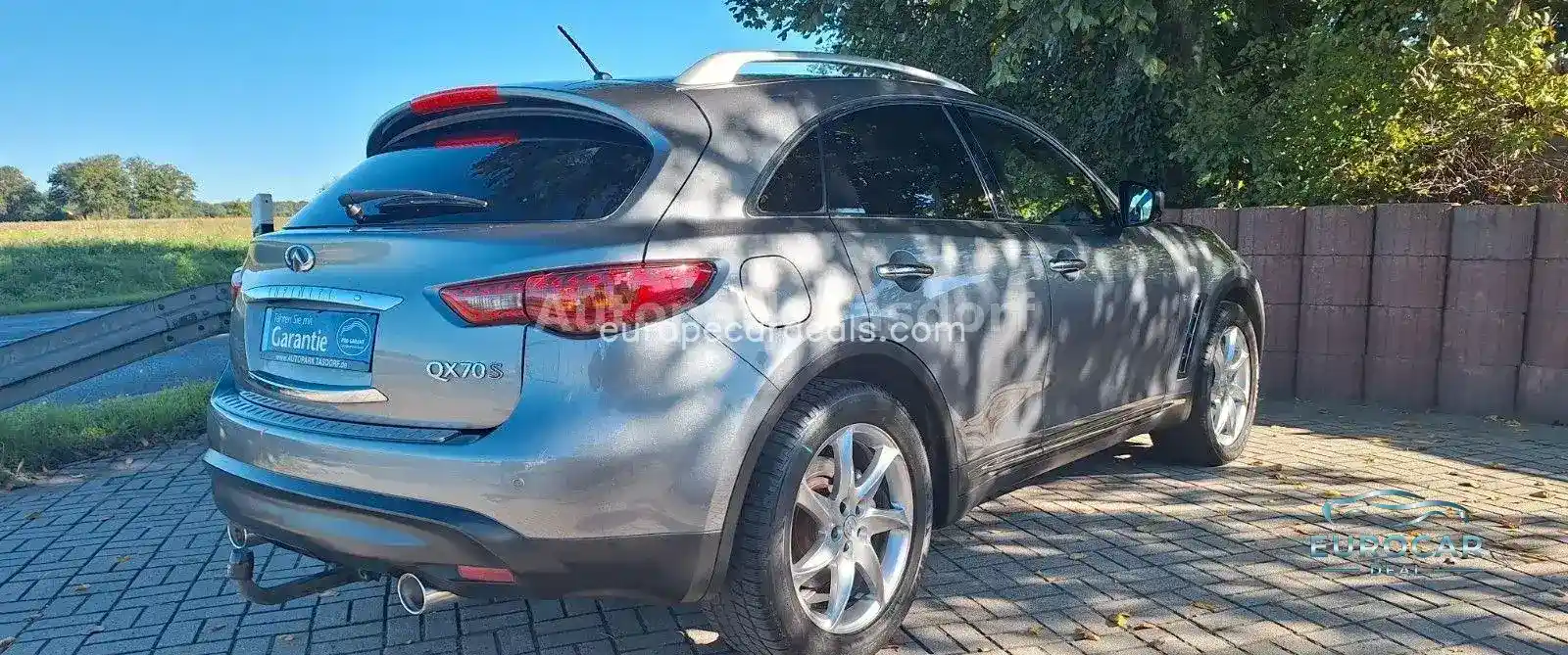 Infiniti QX70