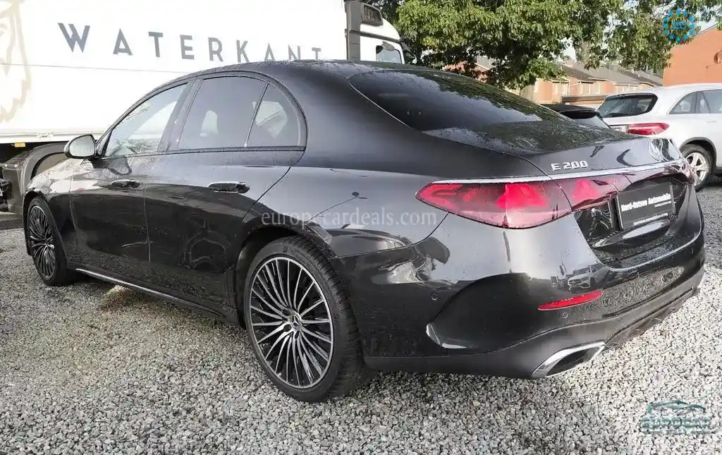 Mercedes-Benz E 200