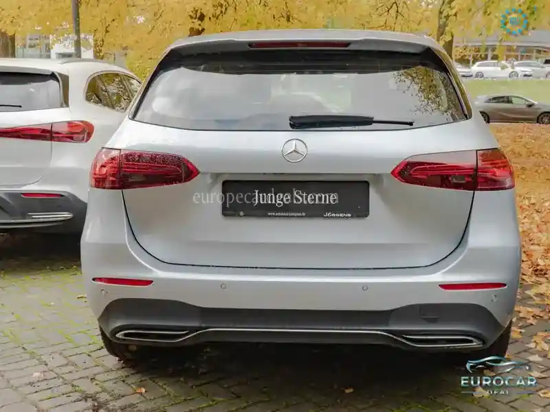 Mercedes-Benz B 220