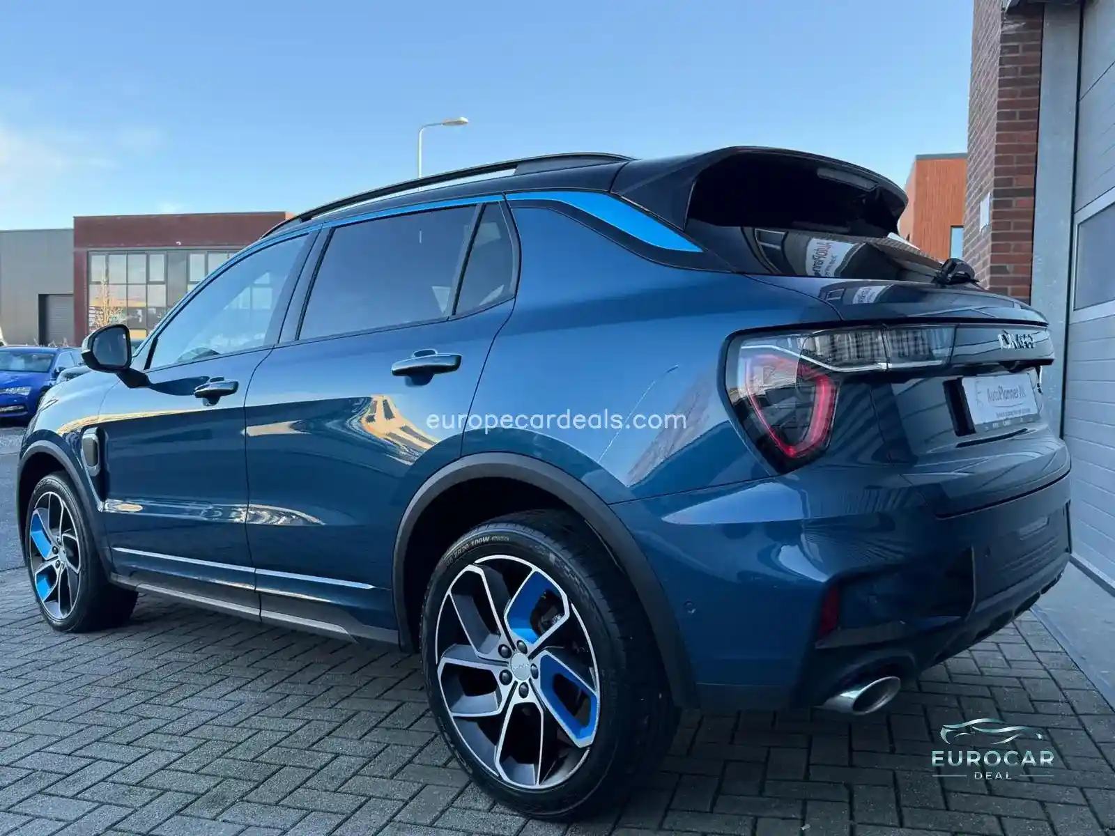 Lynk&Co 01