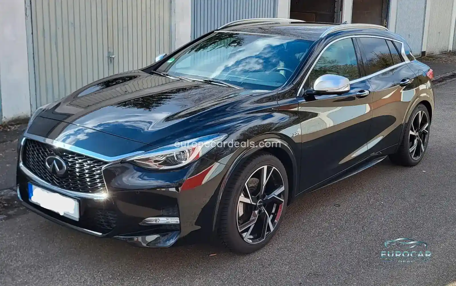 Infiniti Q30