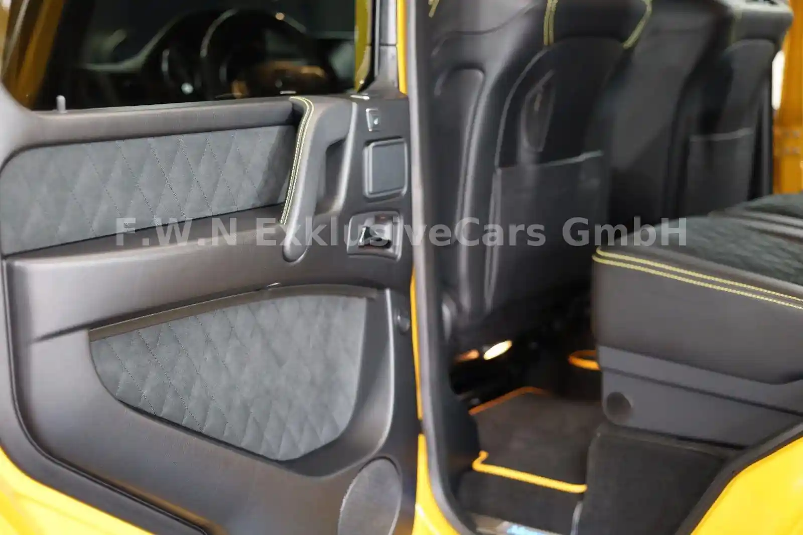 Mercedes-Benz G 500