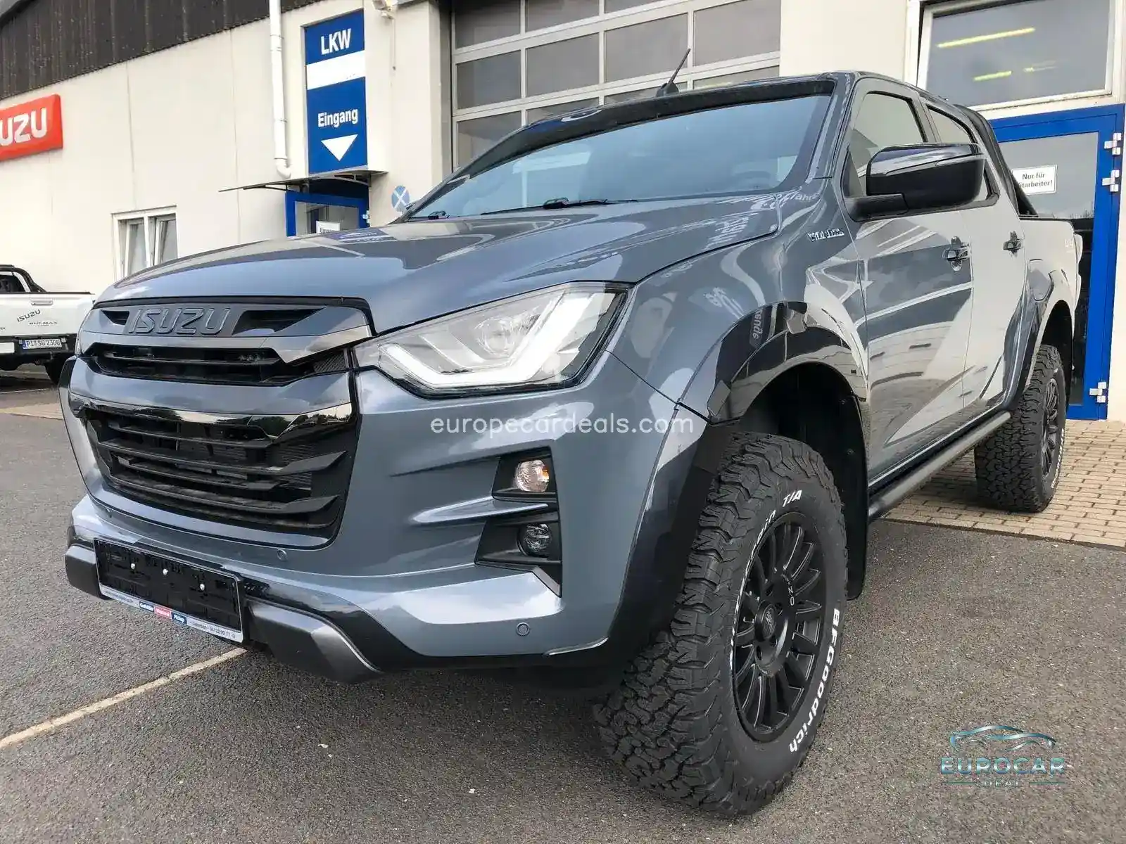 Double Cab V-Cross AT + hohes Fahrwerk +