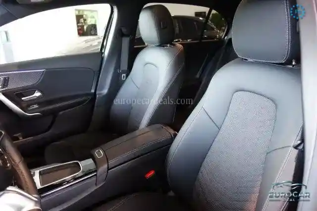 Mercedes-Benz A 220