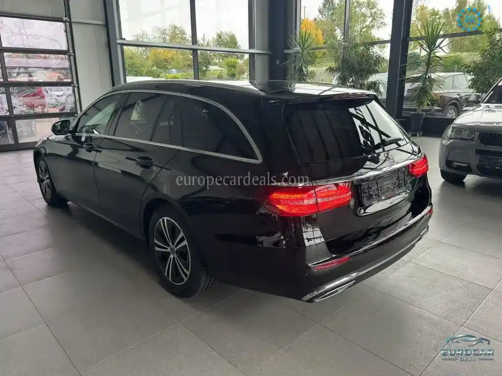 Mercedes-Benz E 220