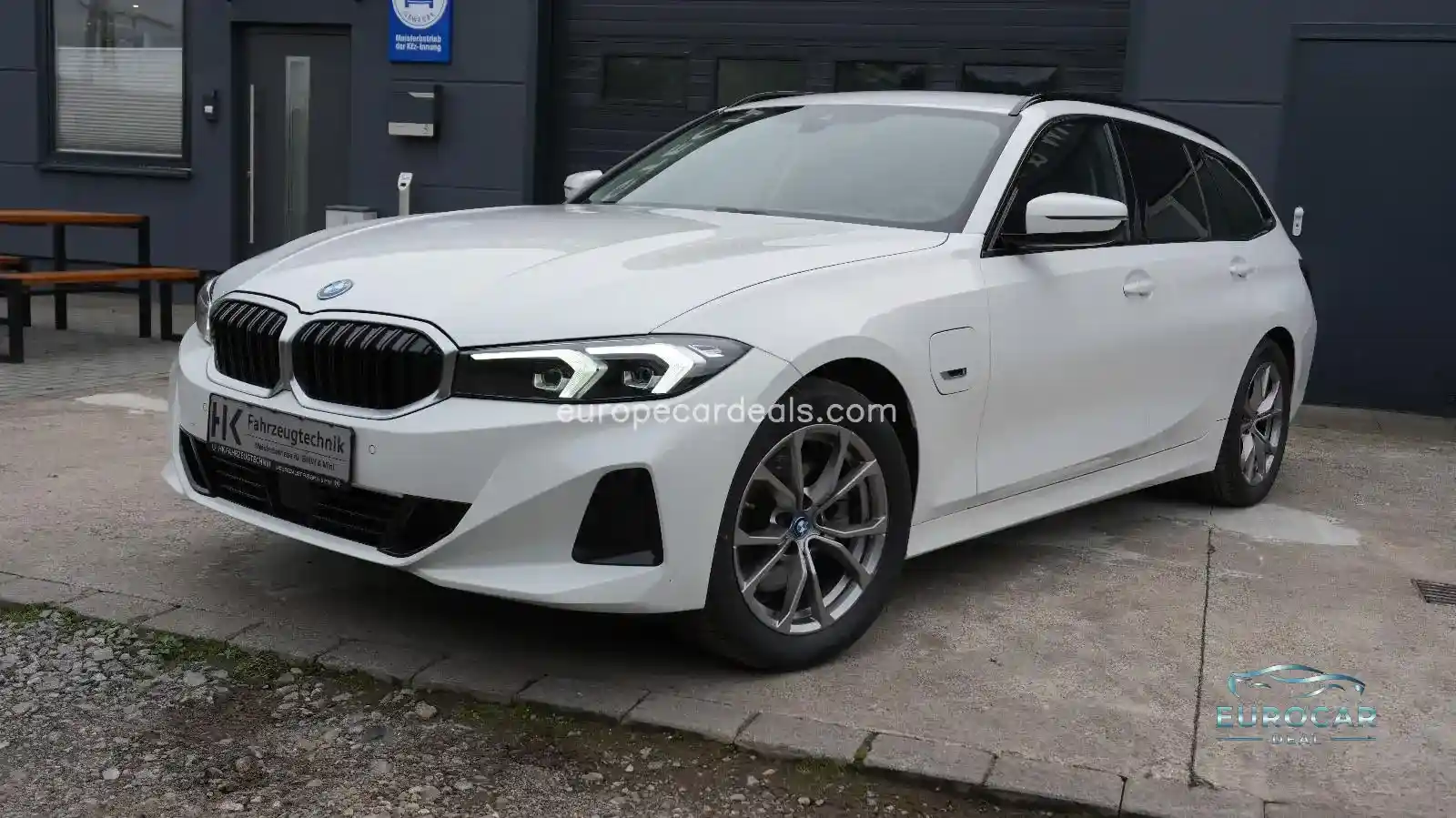 BMW 330