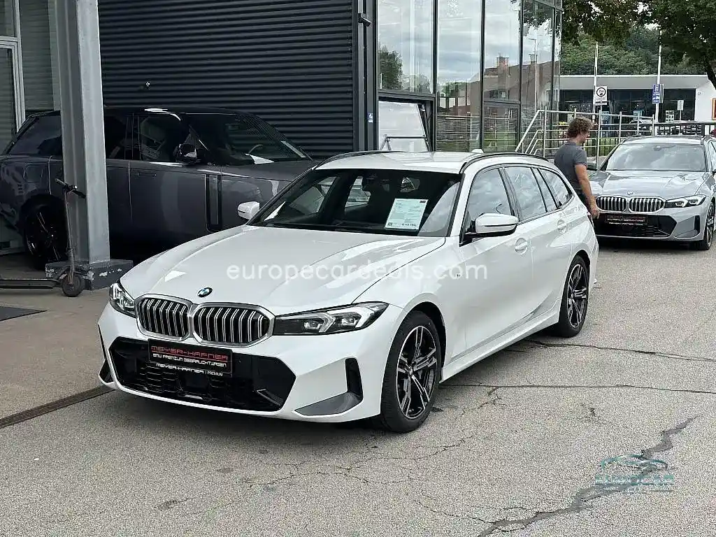 BMW 330