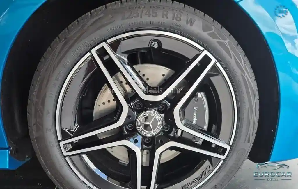 Mercedes-Benz CLA 200