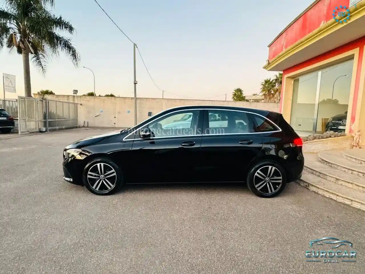 Mercedes-Benz B 180