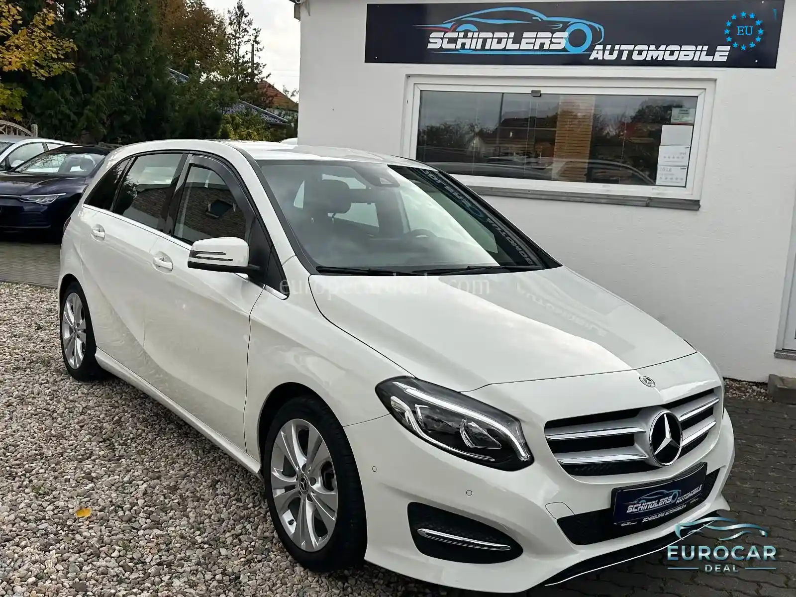Mercedes-Benz B 180