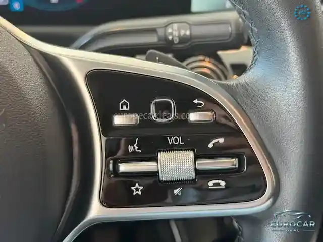 Mercedes-Benz A 220