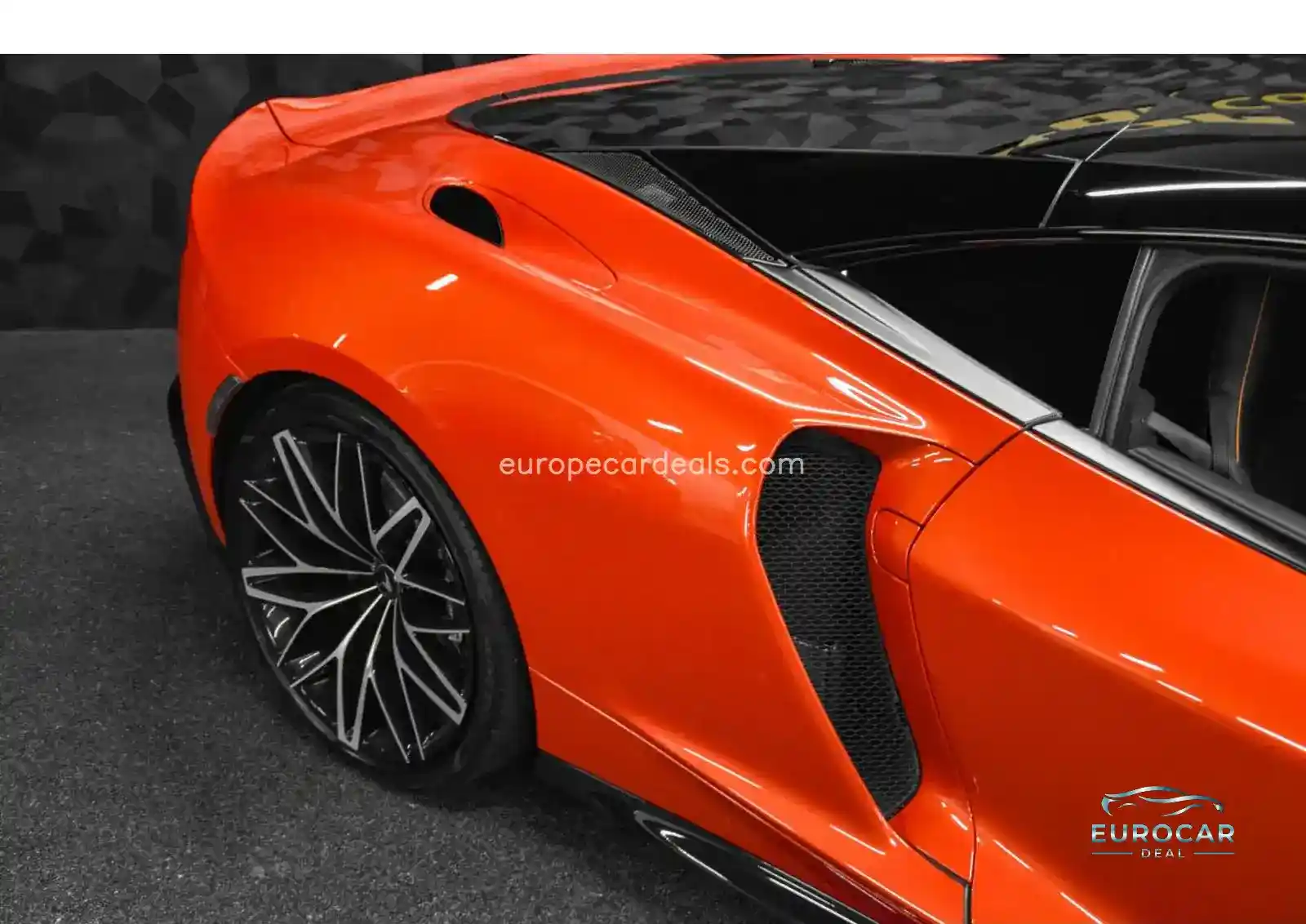 McLaren GT