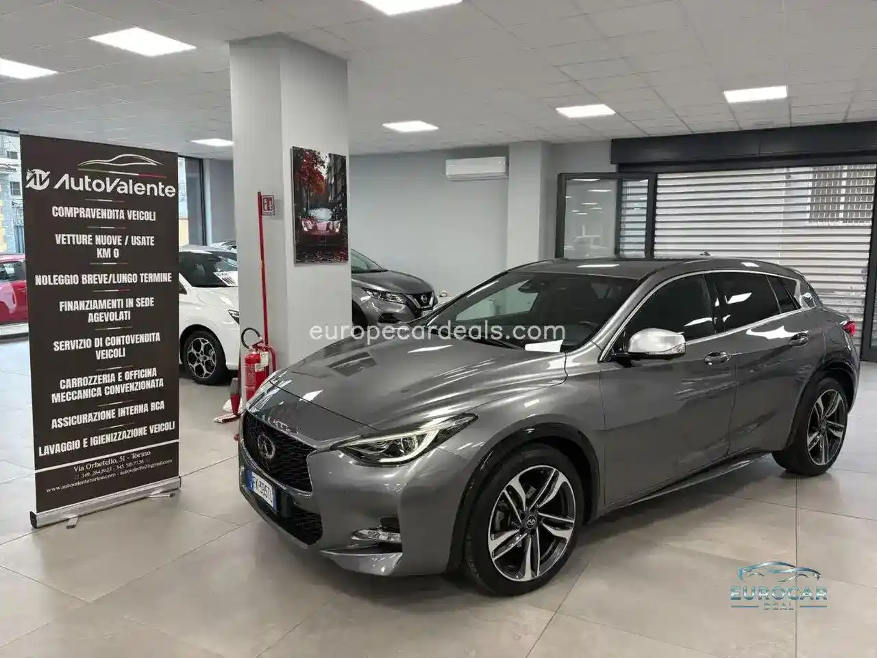 Infiniti Q30