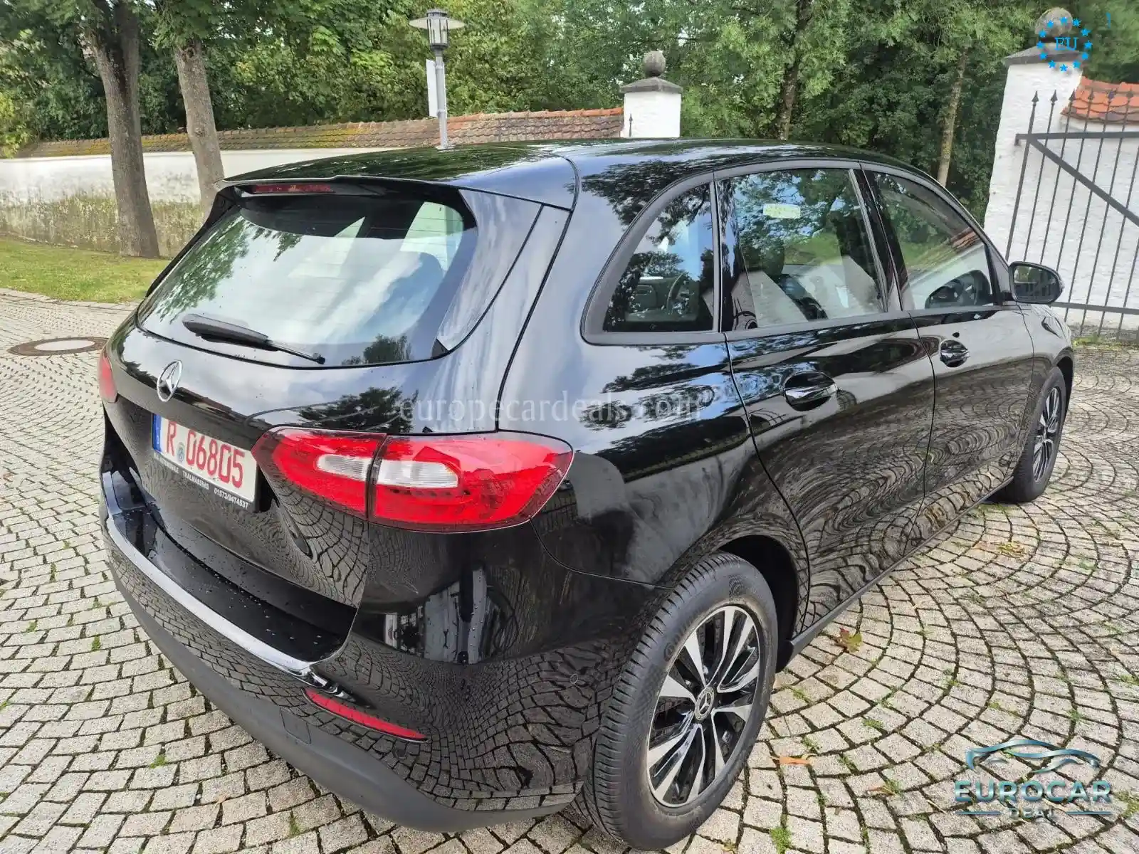 Mercedes-Benz B 180