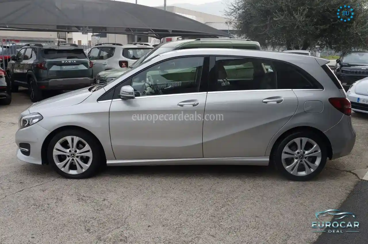 Mercedes-Benz B 180