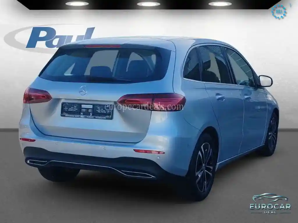 Mercedes-Benz B 180