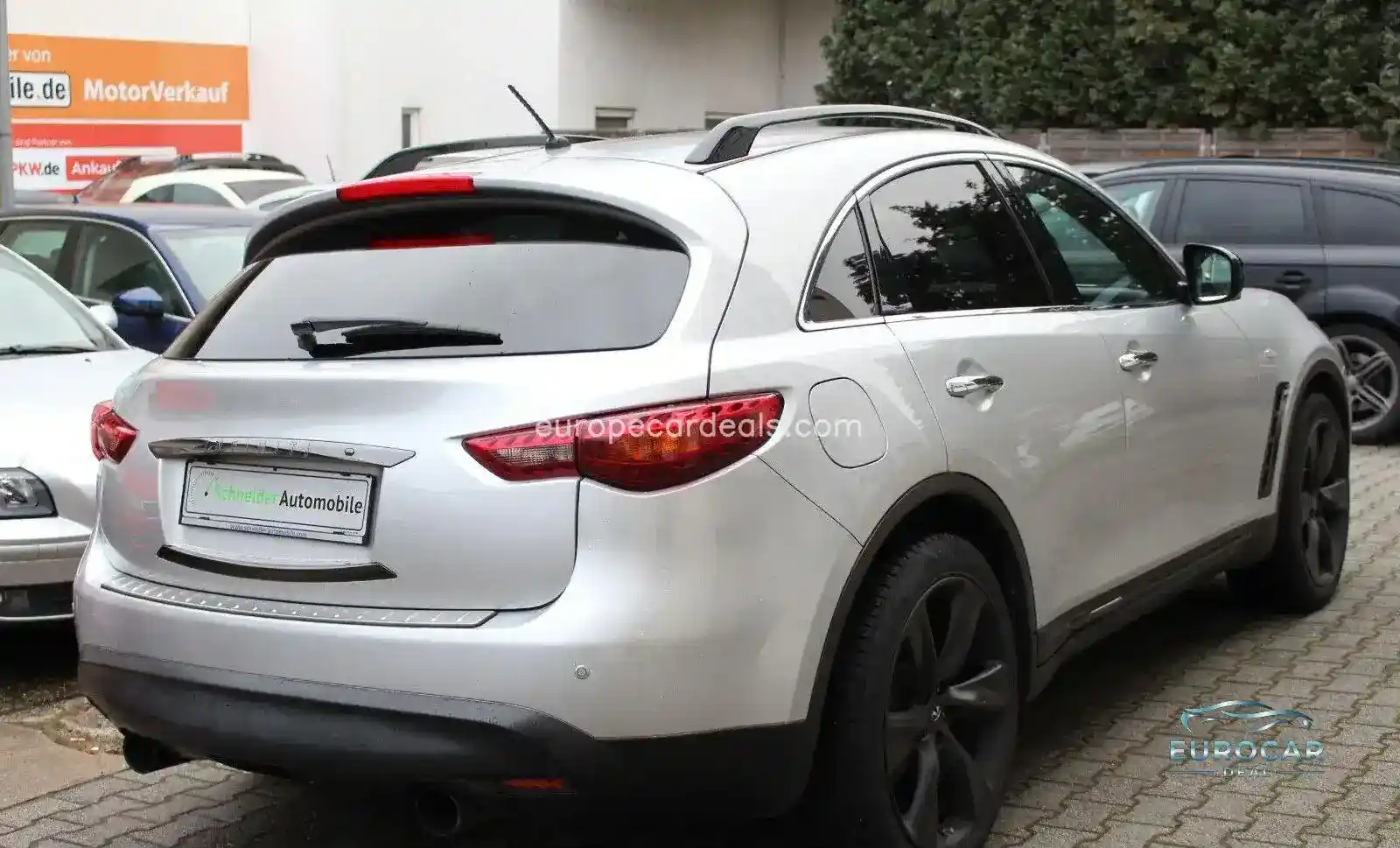 Infiniti QX70