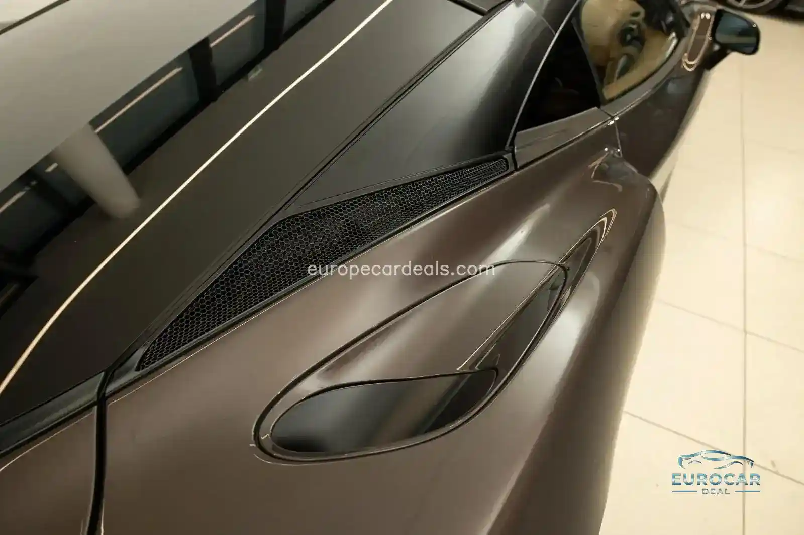 McLaren GT