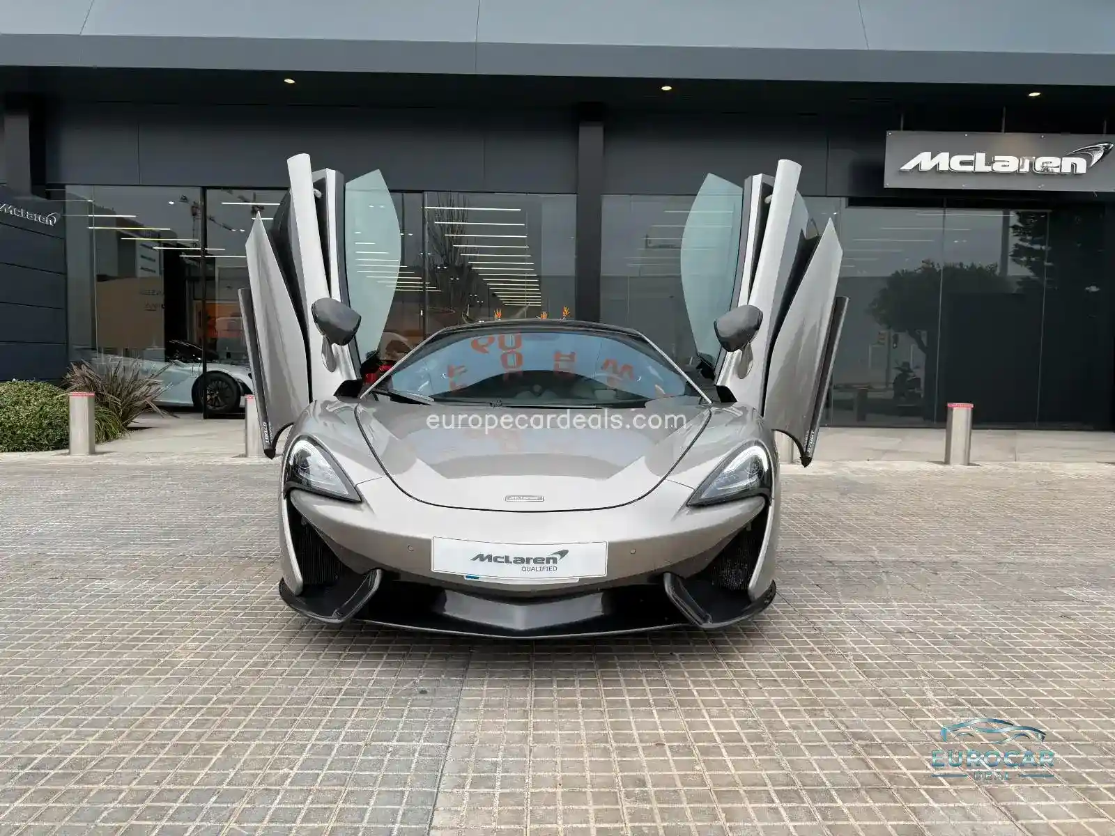 McLaren 570GT