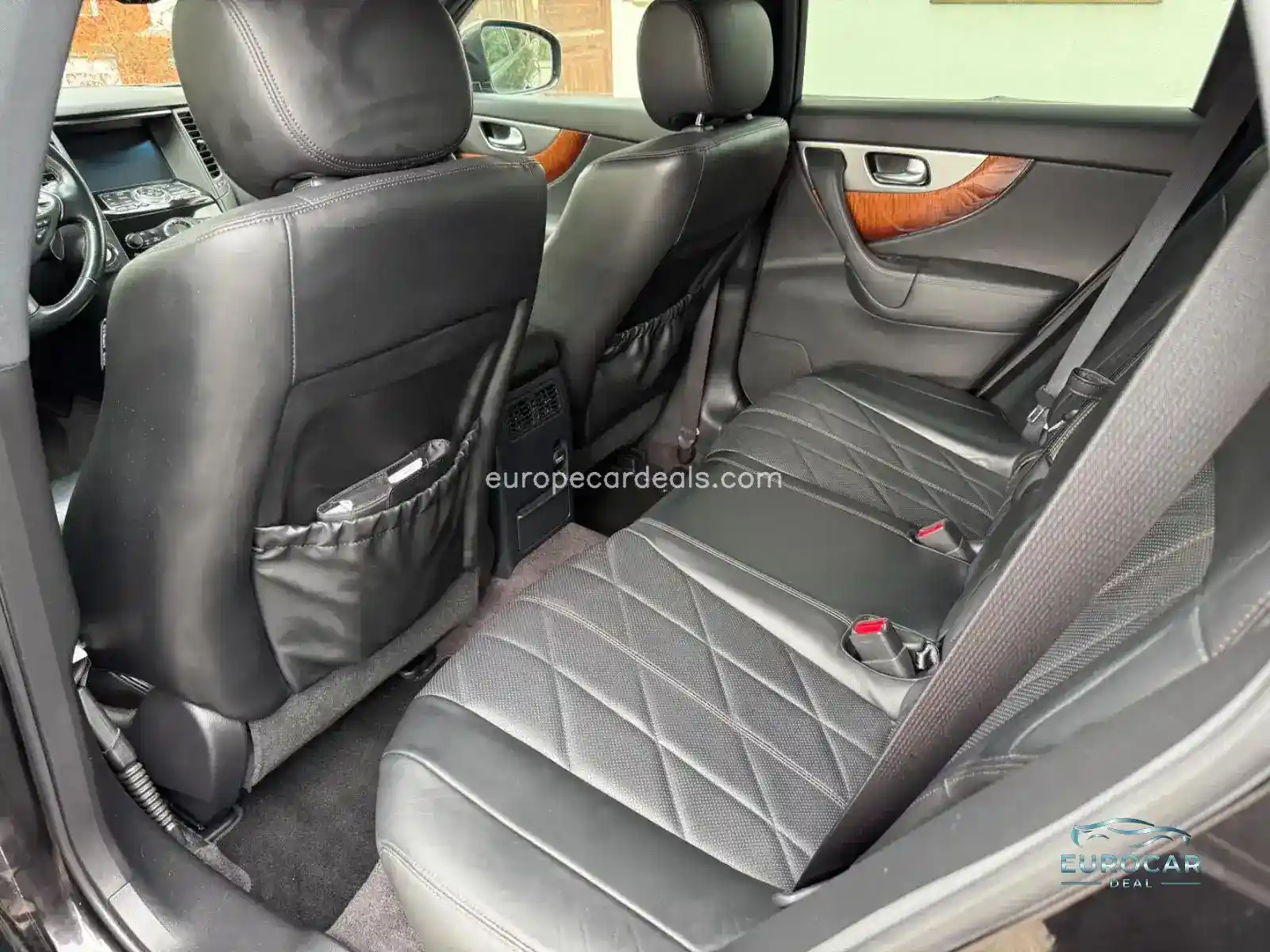 Infiniti QX70