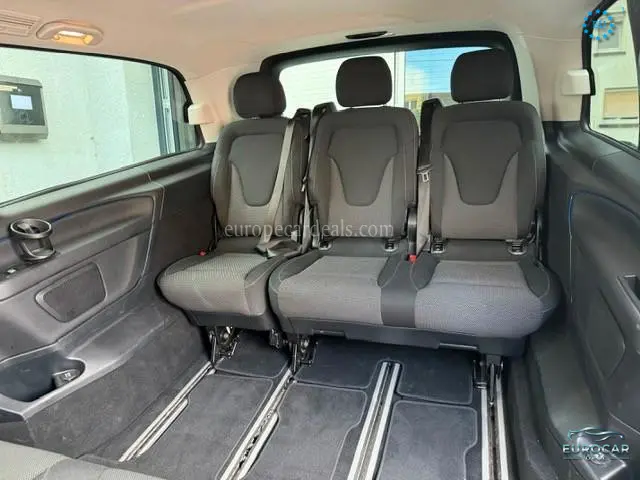 Mercedes-Benz V 220