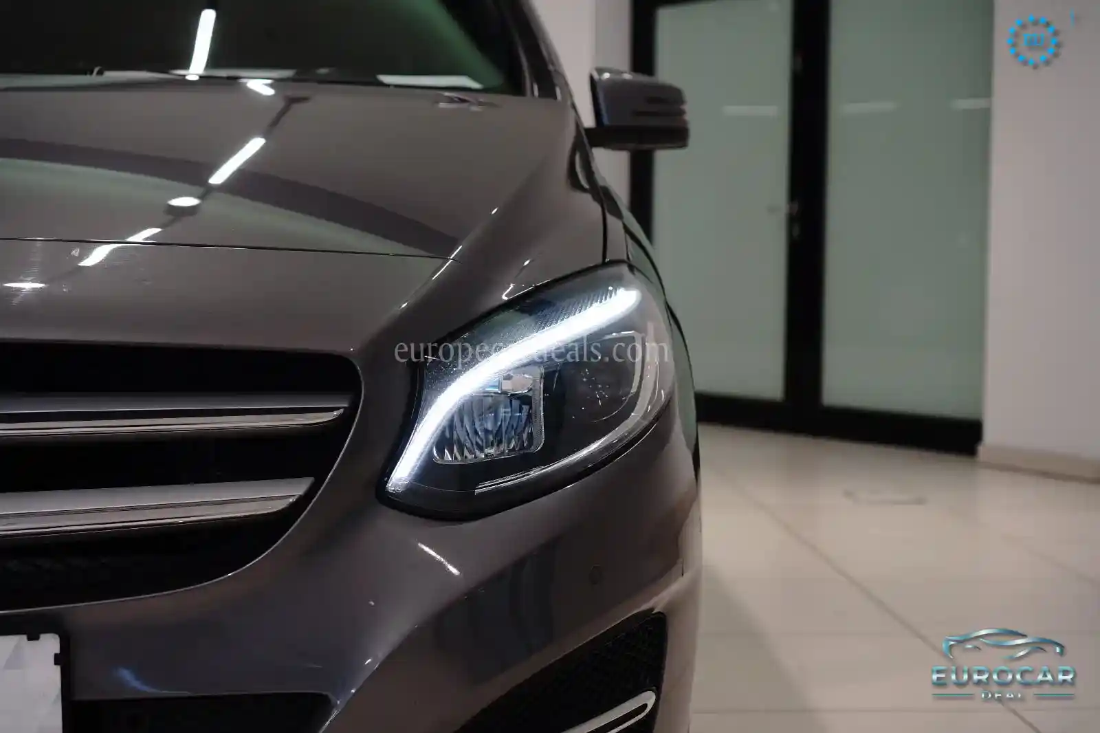 Mercedes-Benz B 180