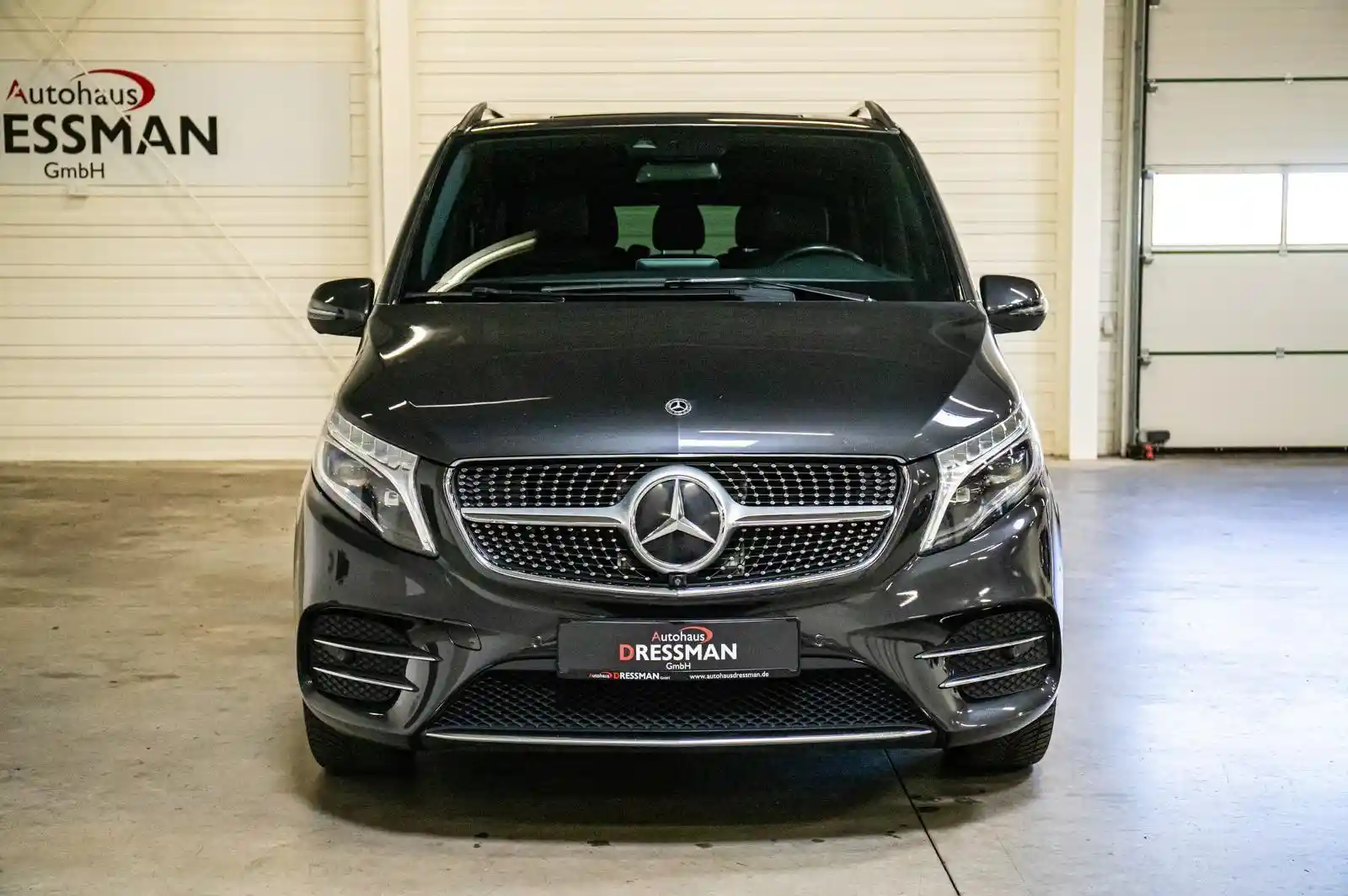 Mercedes-Benz V 220