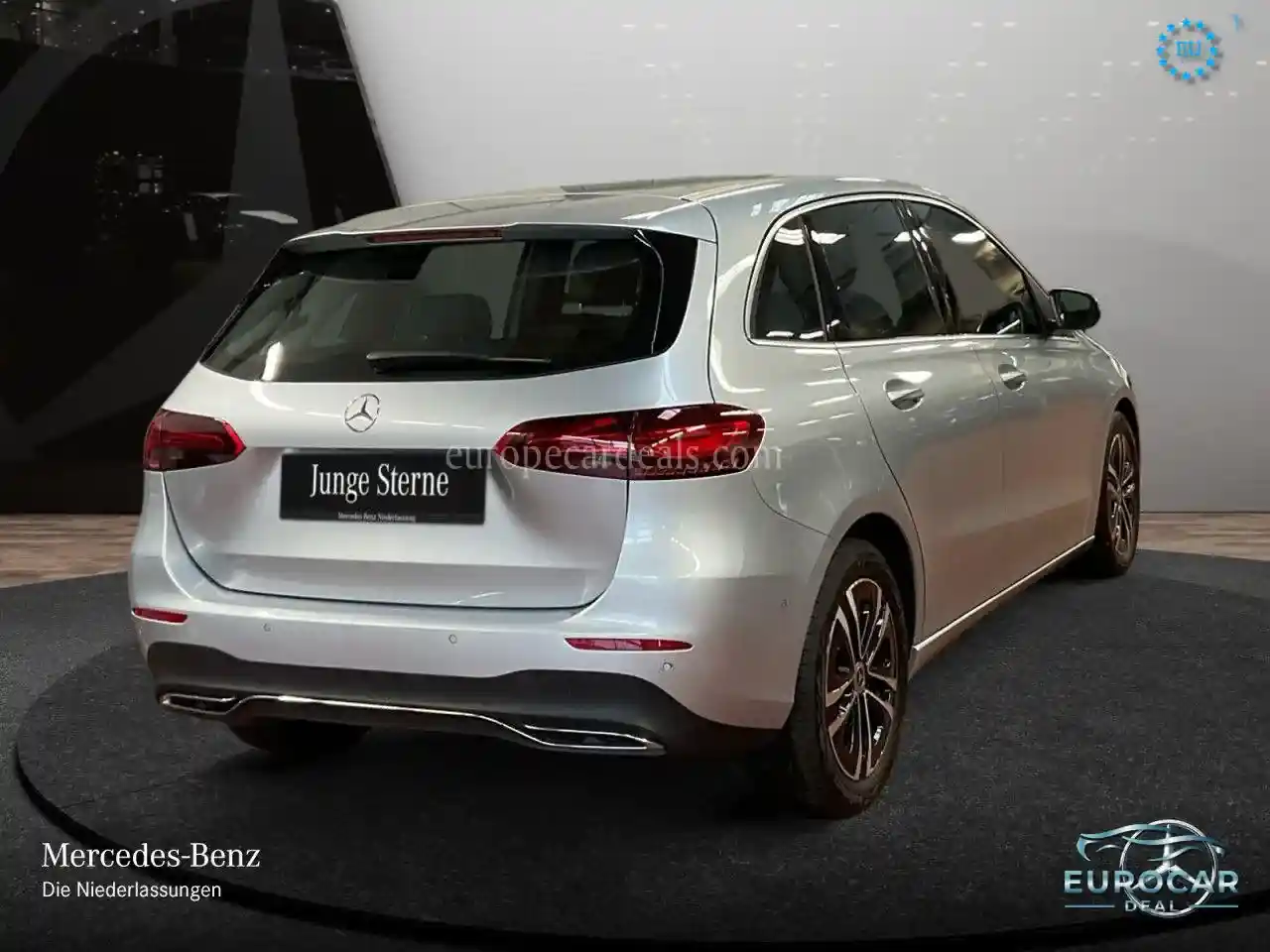 Mercedes-Benz B 180