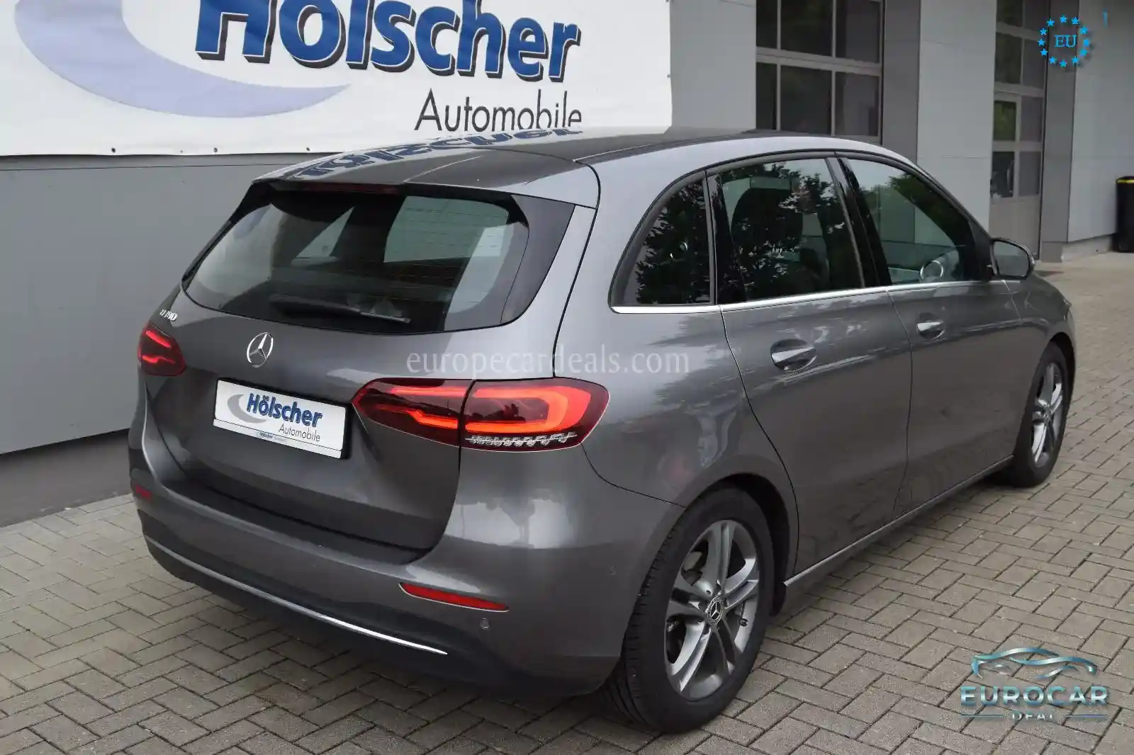 Mercedes-Benz B 180