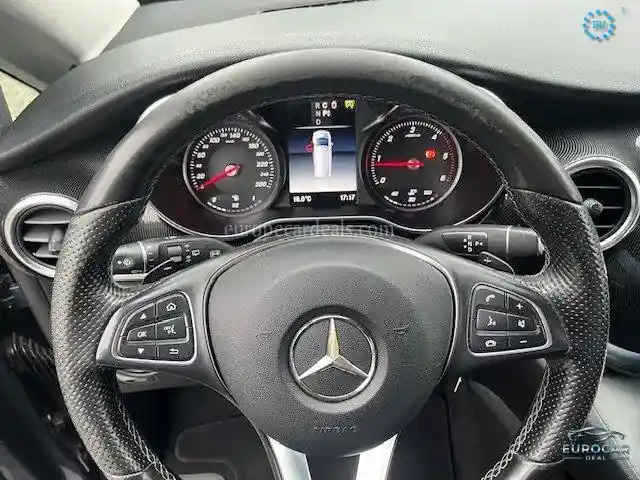 Mercedes-Benz V 250