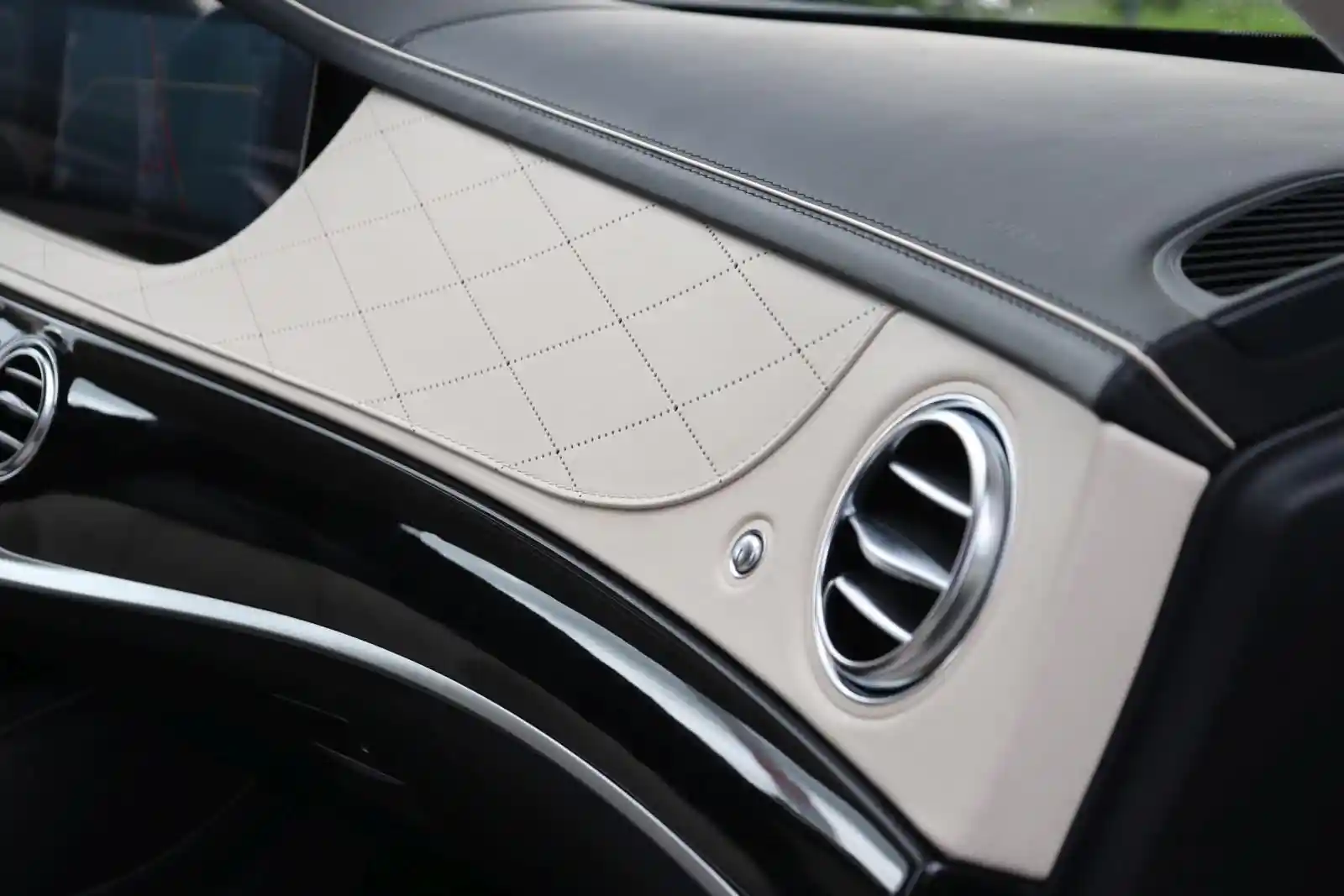 Mercedes-Benz S 600