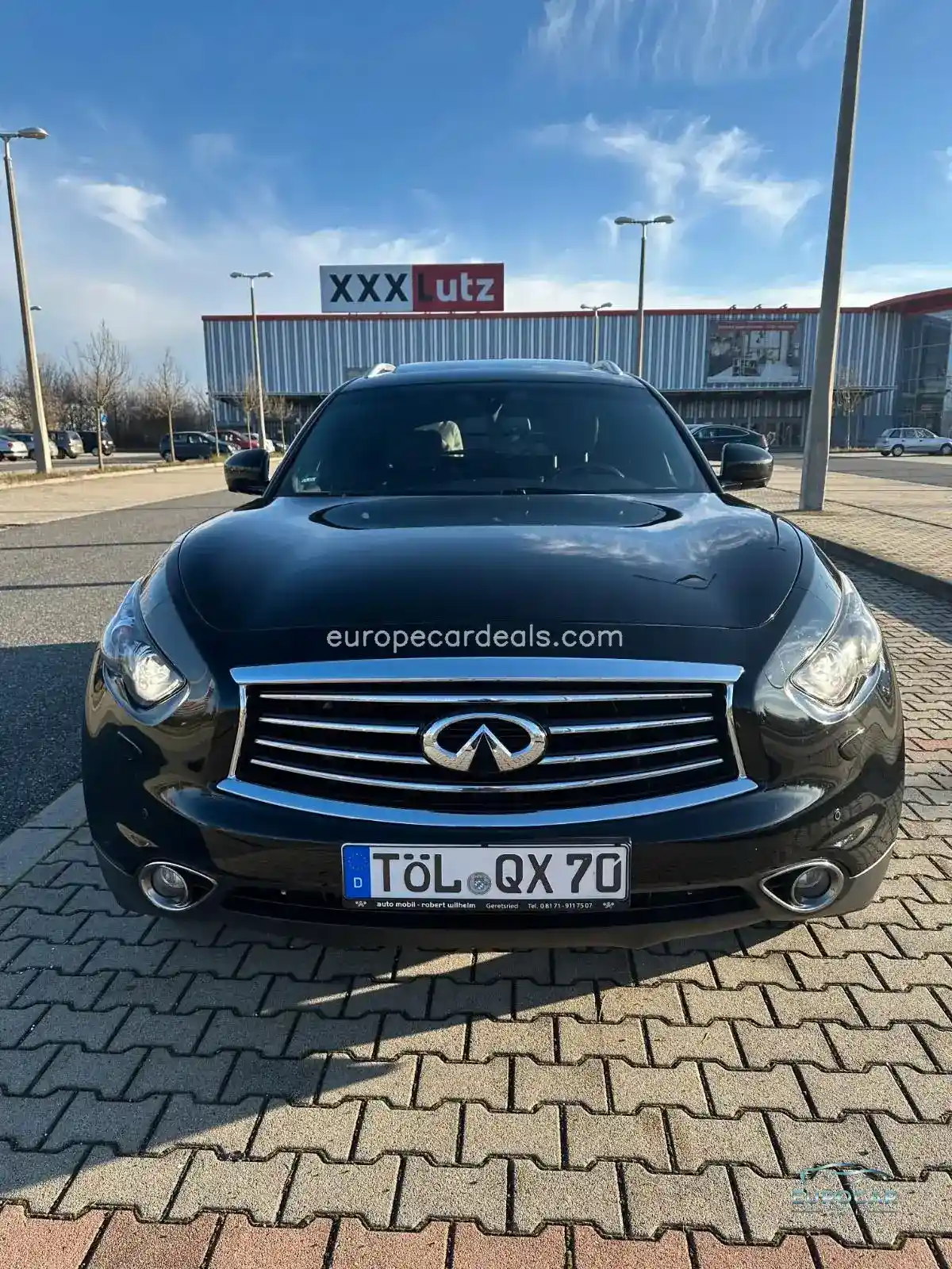 Infiniti QX70