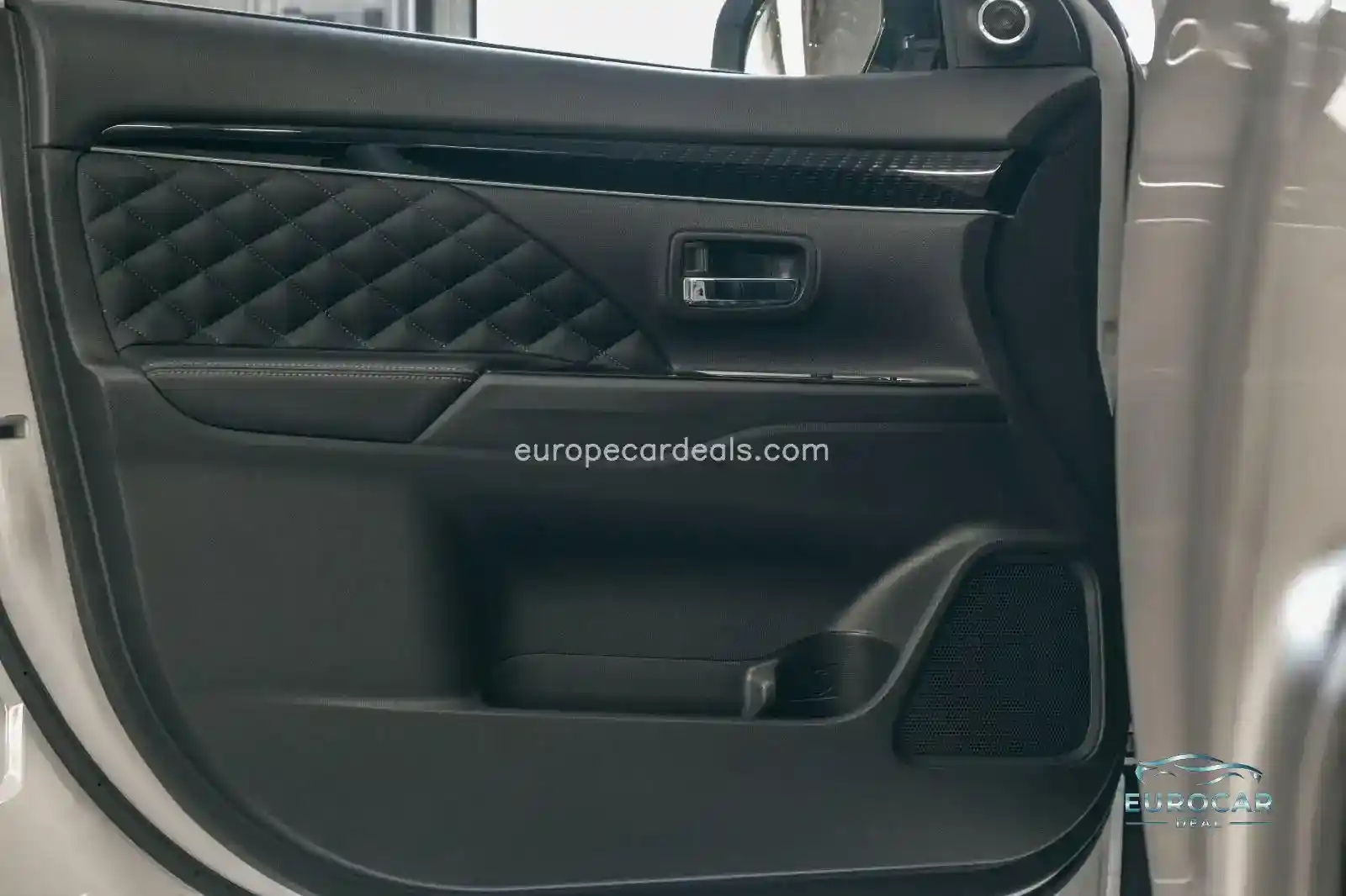 Mitsubishi Plug-in Hybrid Outlander
