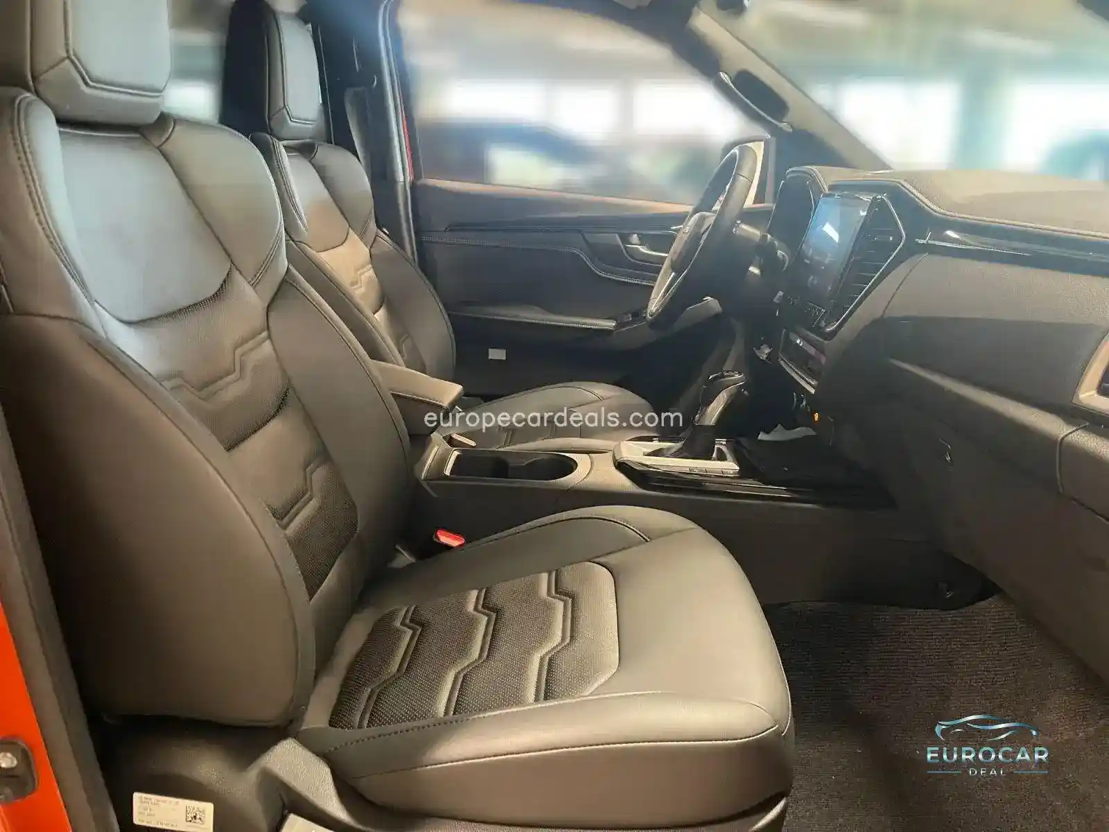 DoubleCab 4WD AT V-Cross Kam SHZ AHK Apple