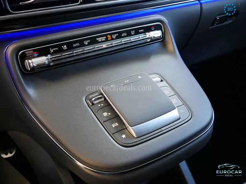 Mercedes-Benz V 220