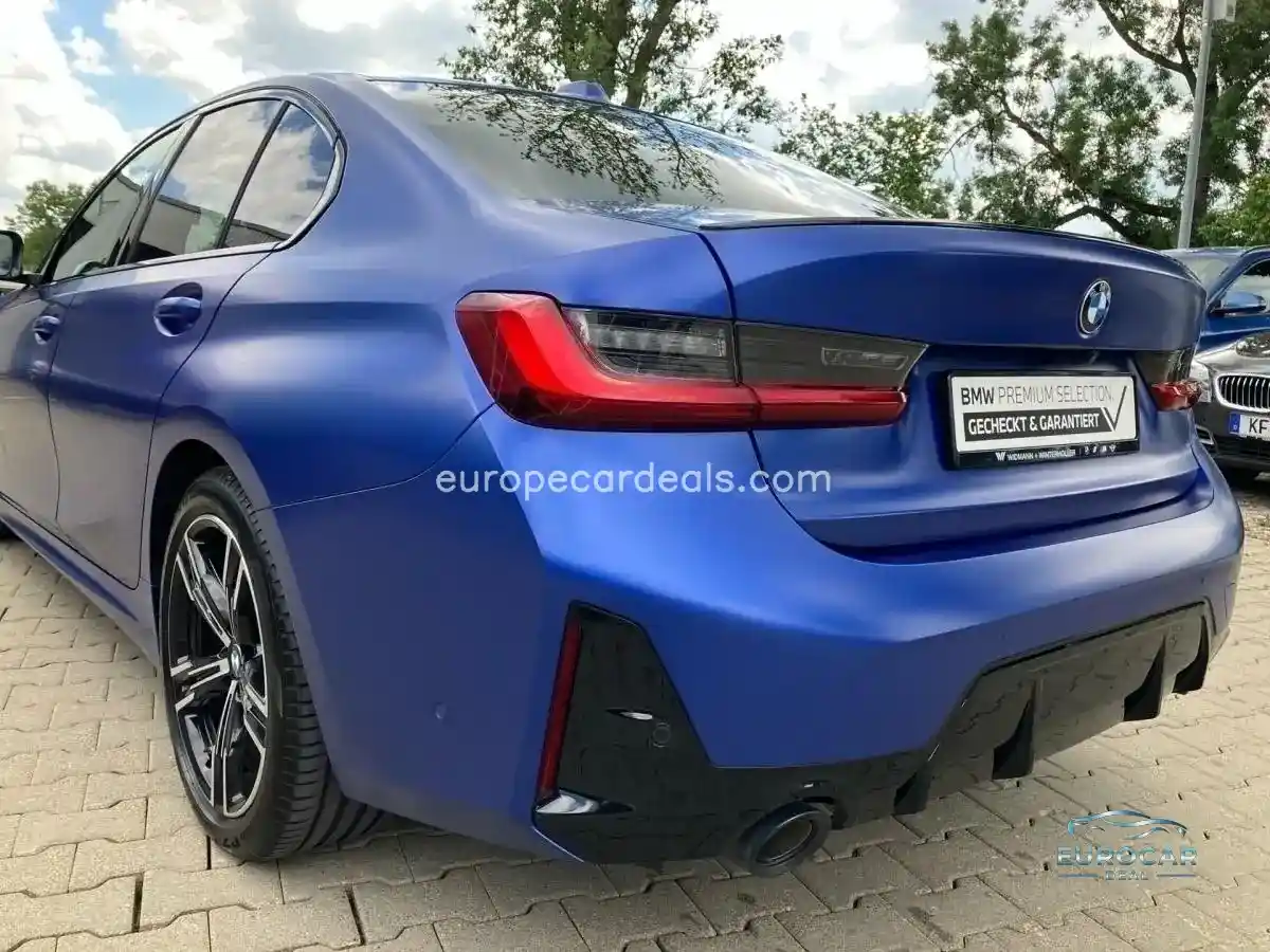 BMW 330