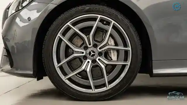Mercedes-Benz E 400