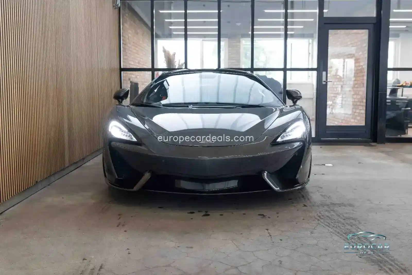 McLaren 570GT