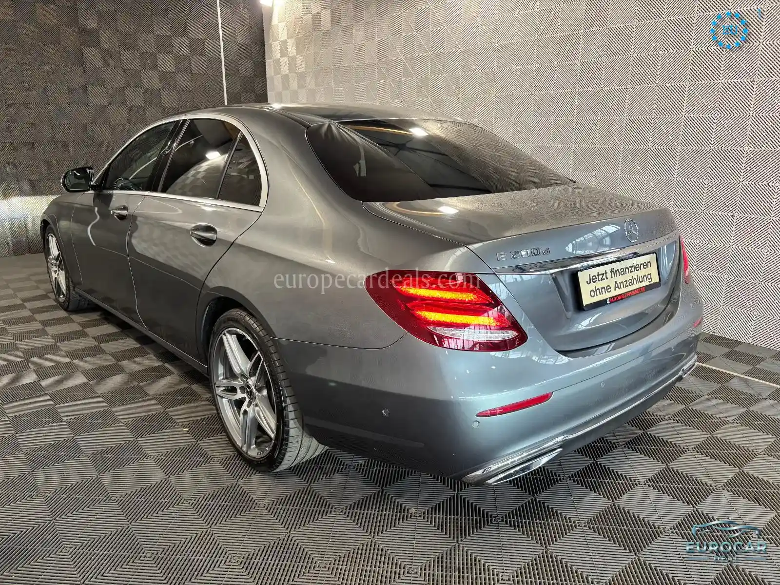 Mercedes-Benz E 200