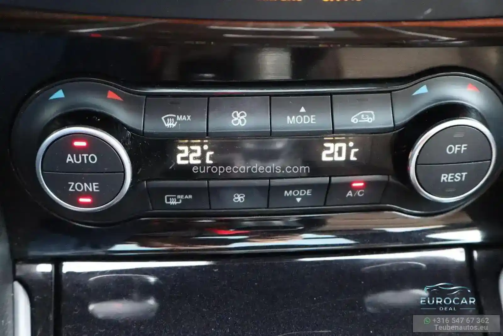 Infiniti Q30